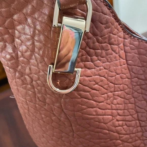 Vince Camuto women’s soft genuine leather Tot-bag cross body. Pine cone color - Picture 4 of 10